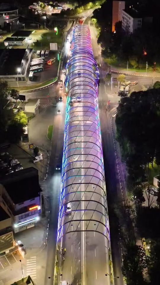 Pasajul Europa Unită a prins și el strălucire de primăvară - Bucuresti