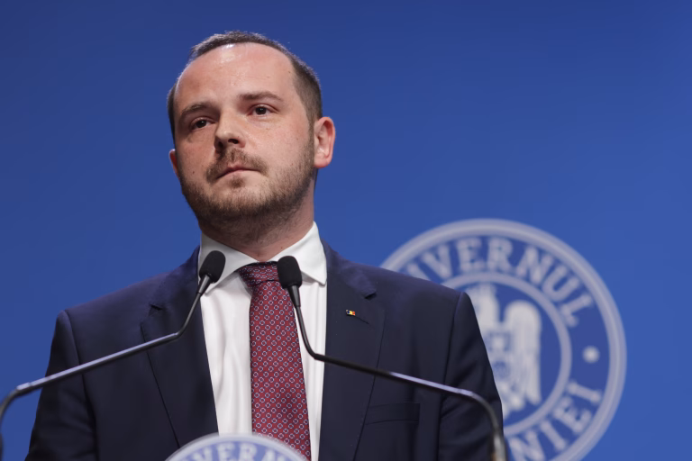 Rogobete: Nu vă panicați cu stocuri de medicamente