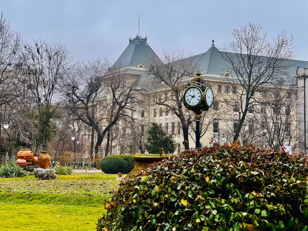 Scandal în comisiile de buget: 0,16% din PIB, prea mult? - Bucuresti (Photo: Unsplash)