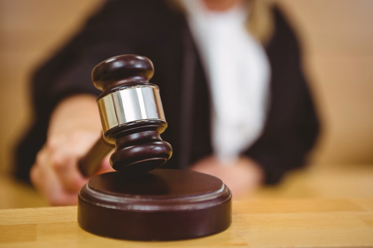 Țeapă cu parfumuri false de 400.000 euro în București