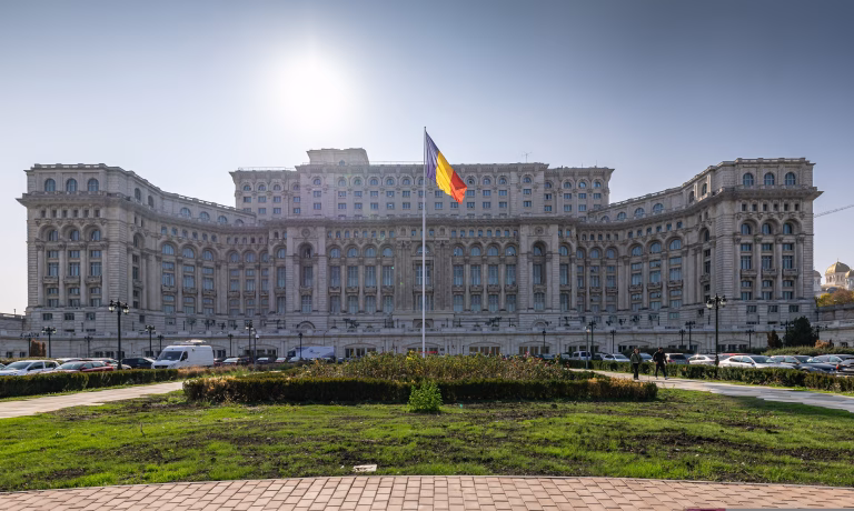 Țipete la buget: parlamentarii dezbat banii pentru 2026