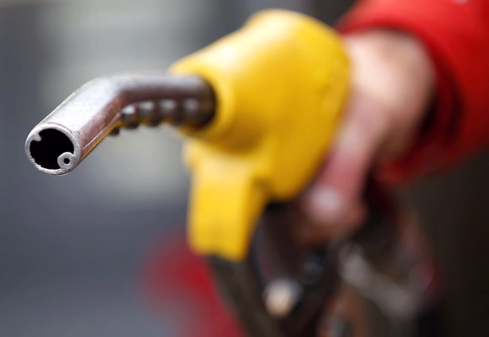Transportatorii cer Guvernului să reducă accizele la carburanți - Politica