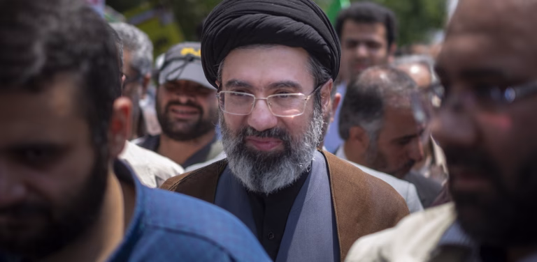 Trump aruncă bomba: noul lider iranian ar putea fi mort
