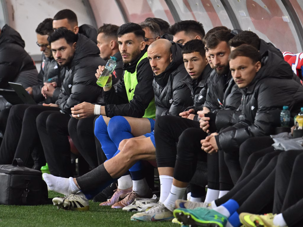 Vlad Chiricheș, surprins fumând după accidentarea de la FCSB - Sport