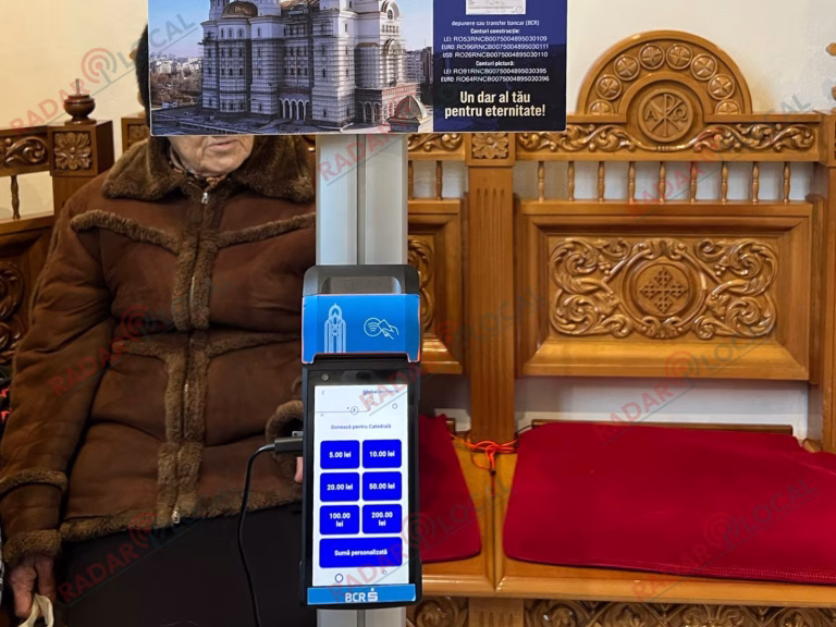 Credința intră în era contactless: donații cu cardul chiar de la intrarea în biserică