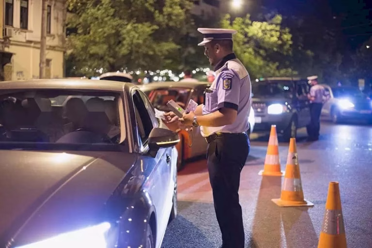 Controale în trafic în București: 56 de sancțiuni aplicate de Brigada Rutieră