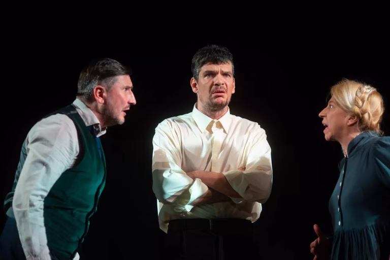 Evenimente culturale în București: Teatru și expoziții în săptămâna 13-19 aprilie