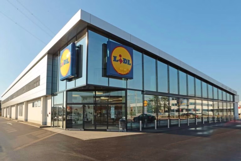Magazinele Lidl vor fi închise de Paște timp de două zile. Iată programul complet al supermarketurilor
