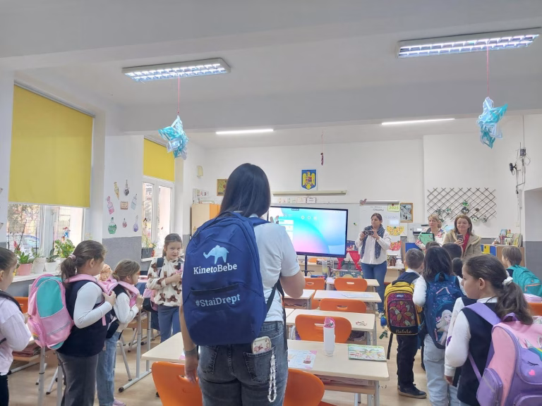 Postura corectă la copiii de vârstă școlară: informații esențiale pentru părinți și educatori