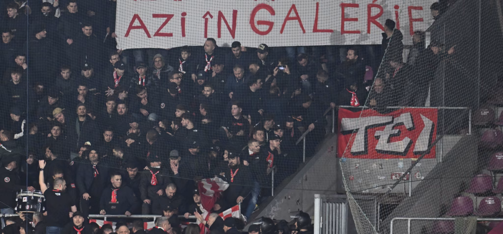 Dinamo, amendată pentru bannerul controversat de la derby - Sport