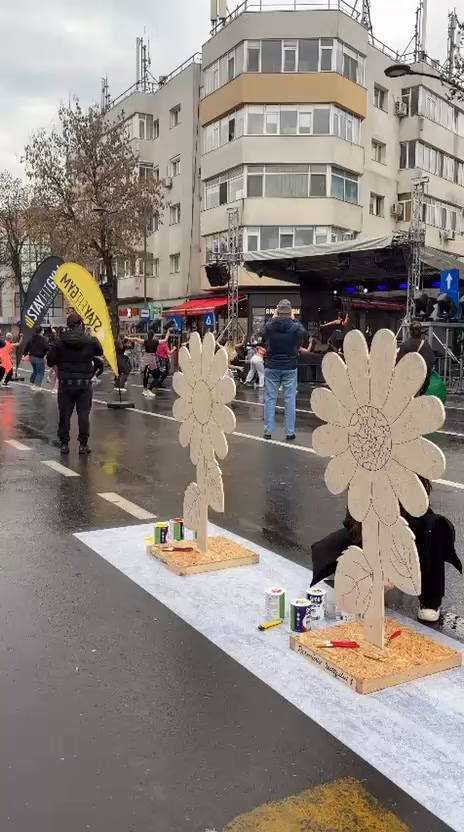Florii în Dorobanți: fitness în stradă, ploaie sau nu