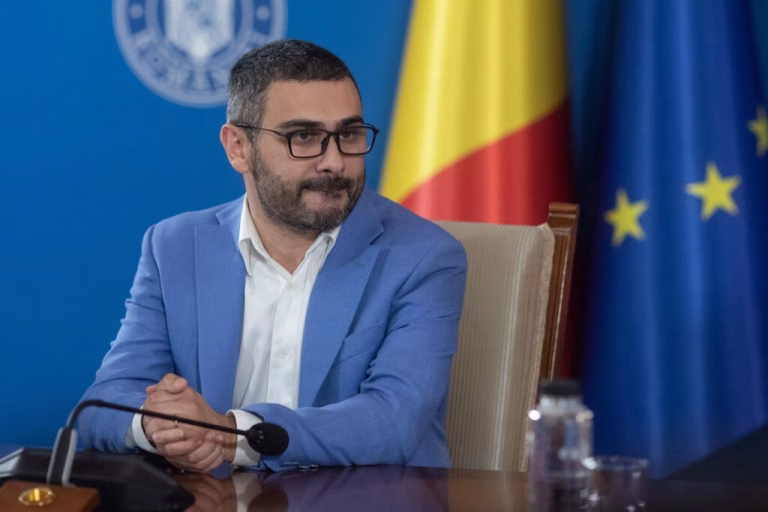 Manole vorbește dur în Spania despre cum tratăm romii