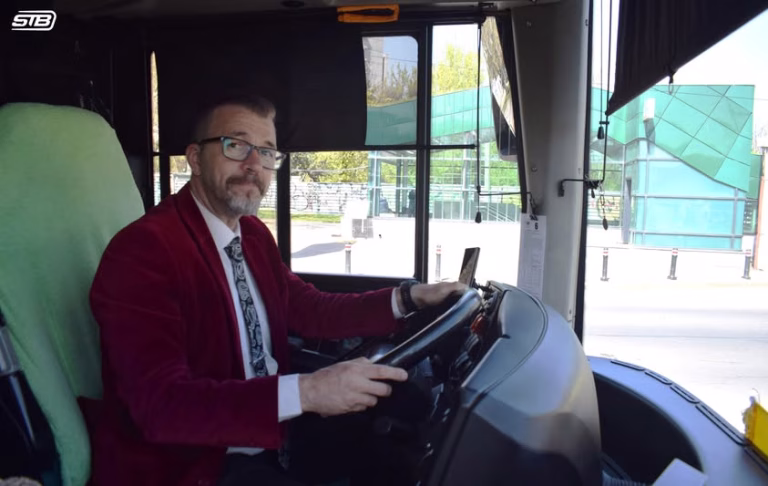 Șoferul STB care a schimbat TikTok-ul cu cărțile de sănătate