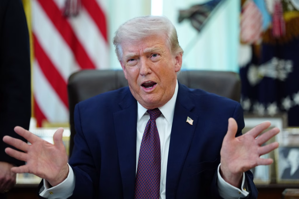 Trump amenință că oprește armele pentru Ucraina - Politica