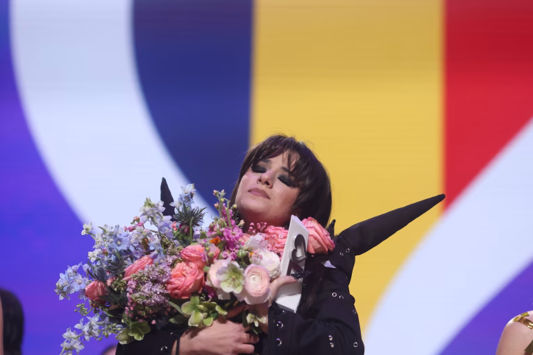 Alexandra Căpitănescu, primită cu aplauze la aeroport