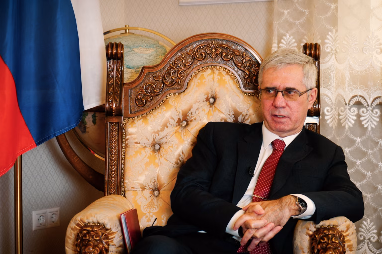 Ambasada Rusiei trimite acuzații pe bandă rulantă