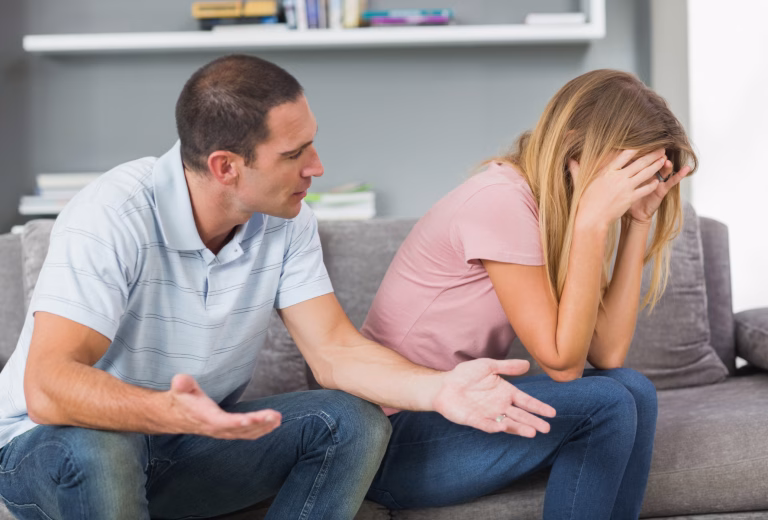 Avocată de divorțuri: când tăcerea e mai rea ca certurile