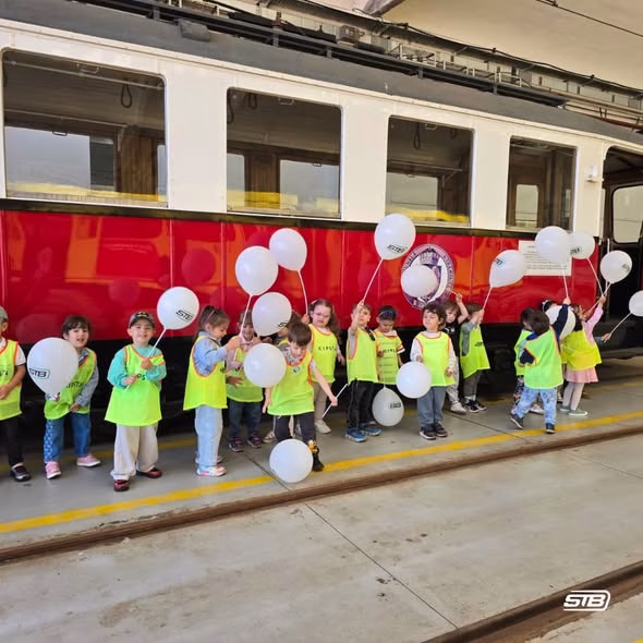 Când Garfield merge cu tramvaiul: aventuri la Depoul Dudești