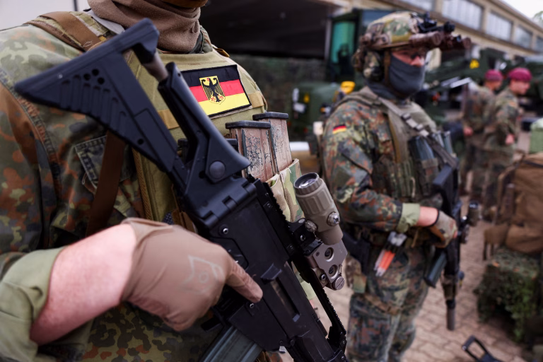 Germanii nu prea mai cred că armata lor îi apără