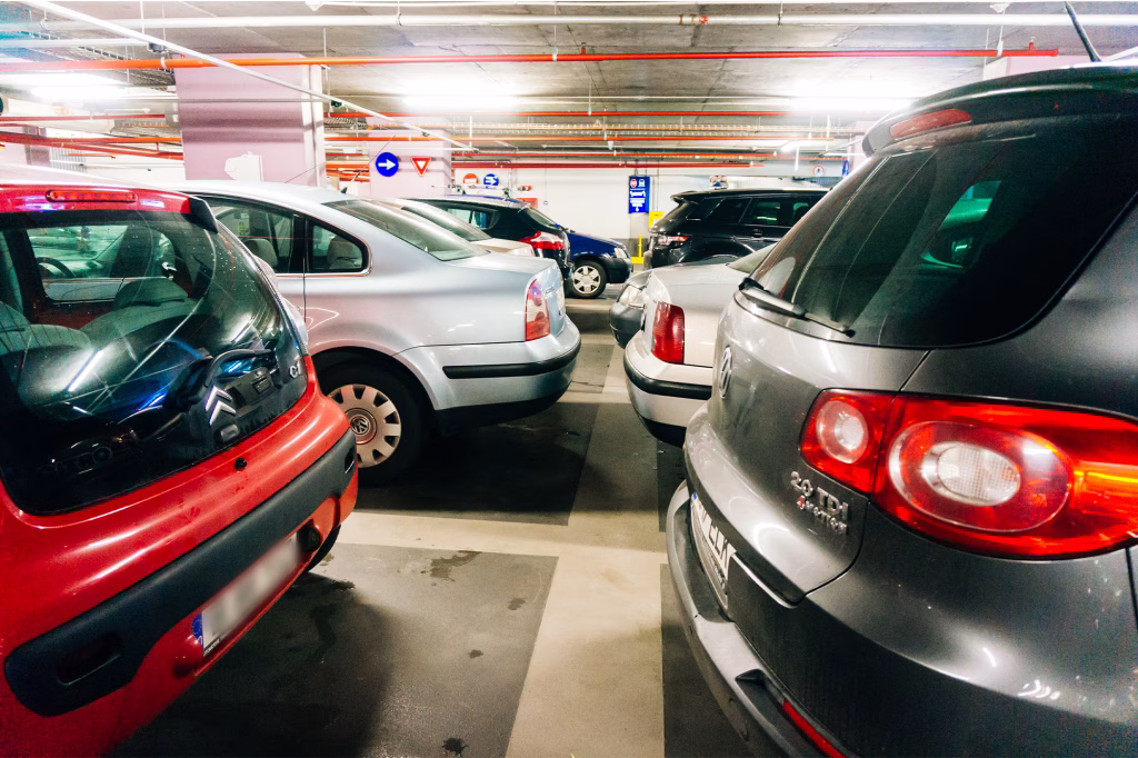 Parcări în centru: Ciucu reia un plan care se tot împotmolește - Politica