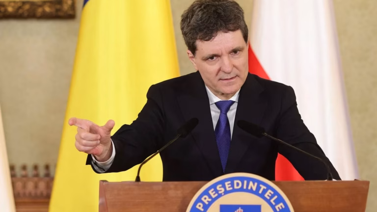 Românii zic pas la suspendarea lui Nicușor Dan