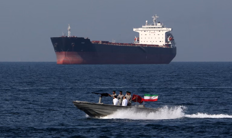 Strâmtoarea Ormuz s-ar putea deschide în 30 de zile