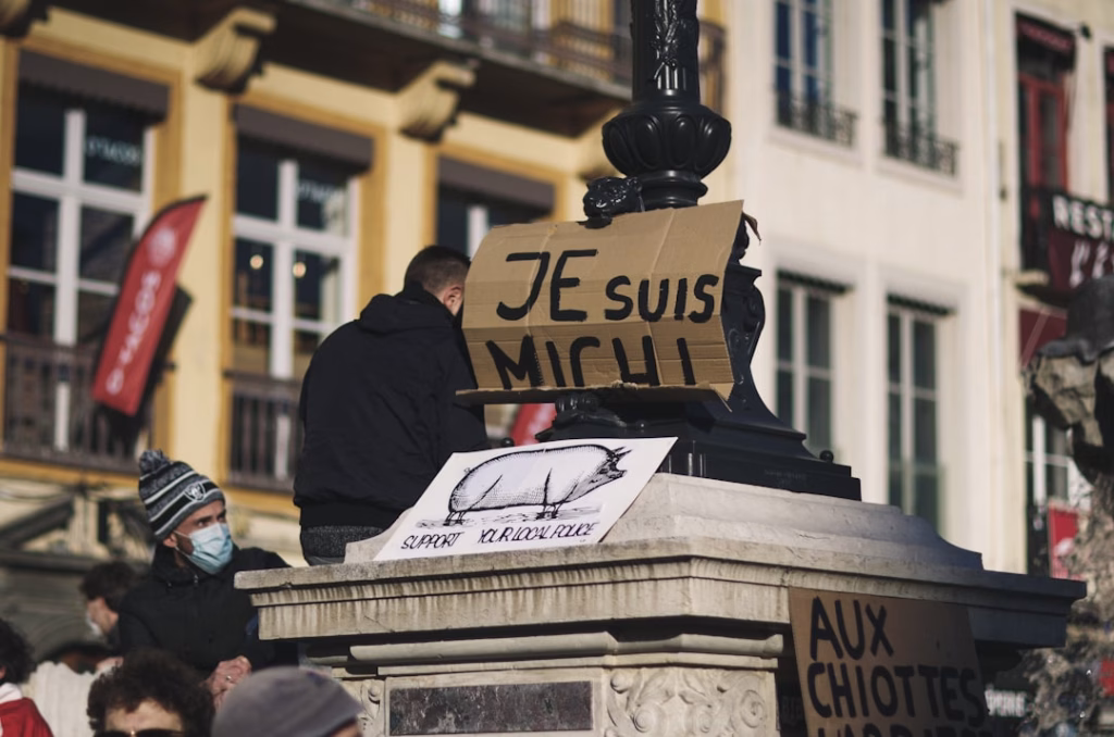 Ion Cristoiu aruncă bomba: DIGI, creație SRI cu Coldea - Politica (Photo: Unsplash)