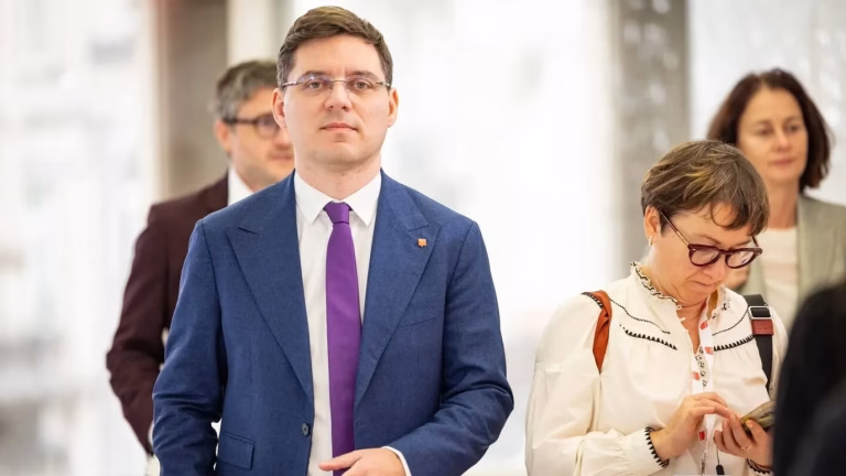 Negrescu: Dacă te aliezi cu AUR, pierzi din credibilitate