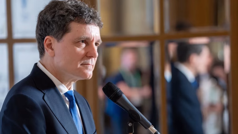 Nicușor Dan: „Mingea e la Veștea, să vină cu lista”