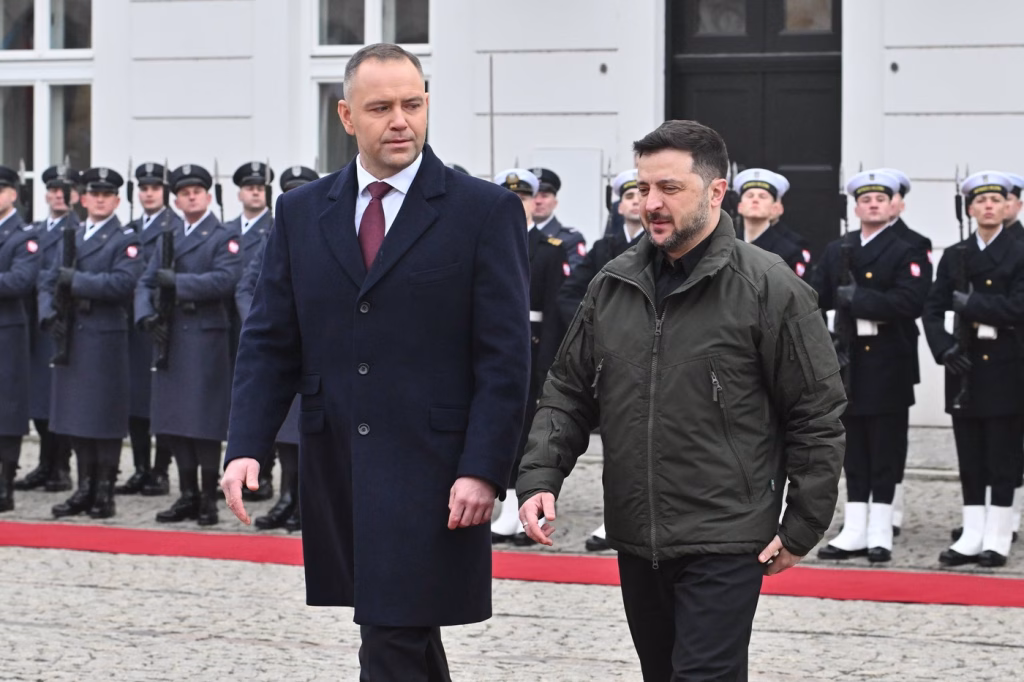 Zelenski returnează decorația retrasă de Polonia - Politica