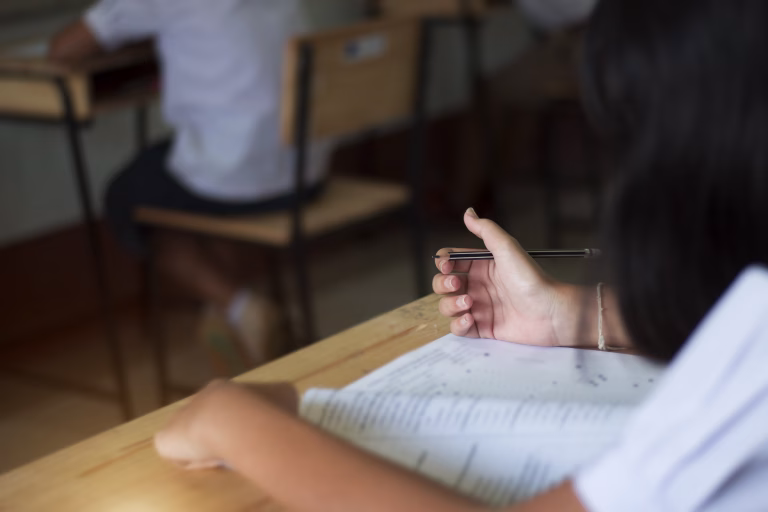 Bacalaureatul 2026 a început: ce subiecte au căzut la matematică