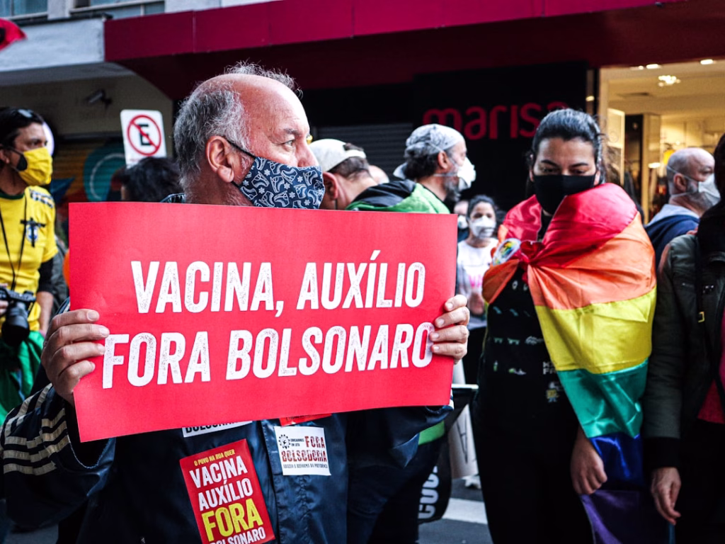 Băsescu bate alarma: România, fără premier de luni bune - Politica (Photo: Unsplash)