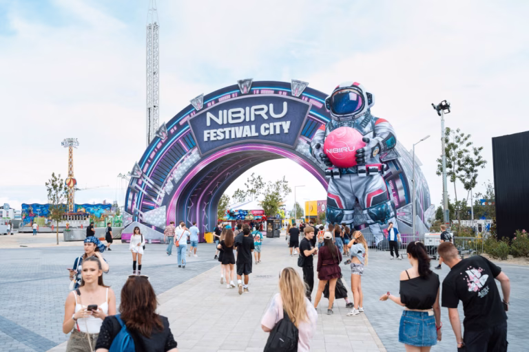 Beach, Please! 2026: prima zi a festivalului a dat tonul verii