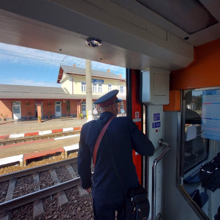 Ceferiștii dau în judecată CFR-ul și câștigă: condiții speciale de muncă