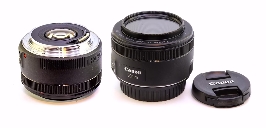 Cerul fals de la Camera Deputaților costă 300.000 €/lună - Bucuresti (Stock photo)