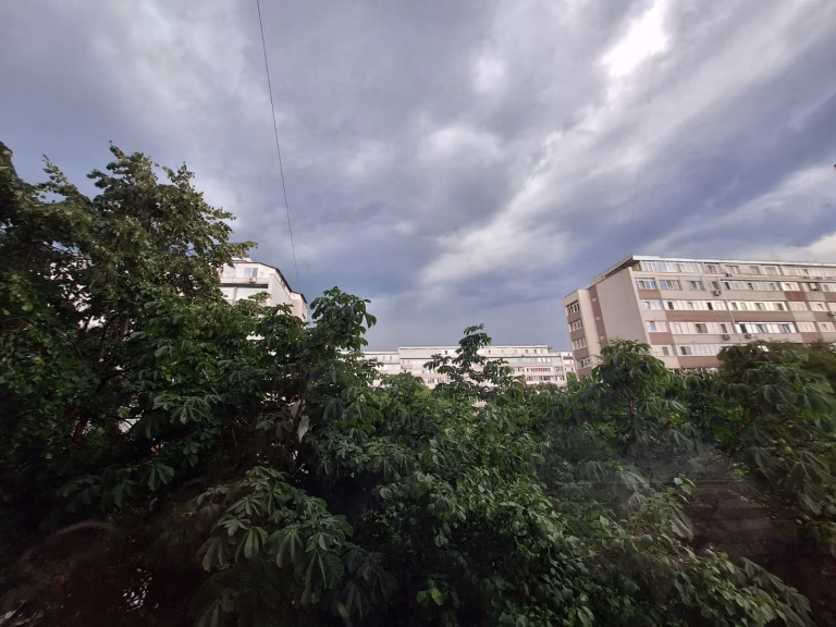 Cod galben în toată țara: furtuni, grindină și vijelii până vineri dimineață