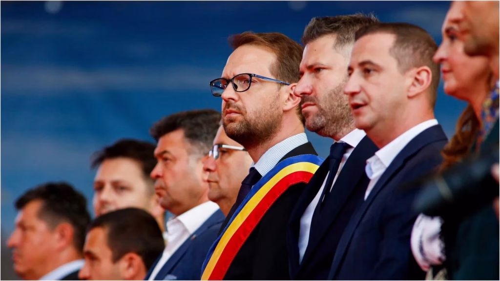 Fritz și Simonis, ceartă pe Facebook: cine are mai mulți fani - Politica