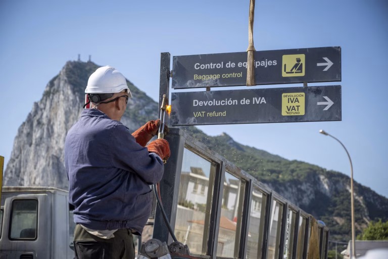 Gibraltar și Spania renunță la controalele de frontieră