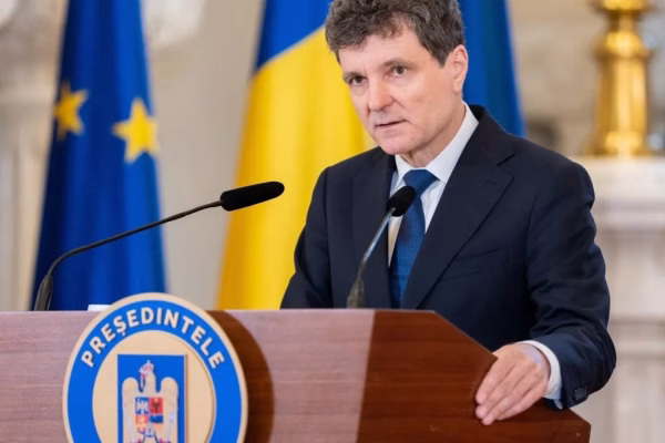 Nicușor Dan, despre vesta și casca în plus de la Kiev