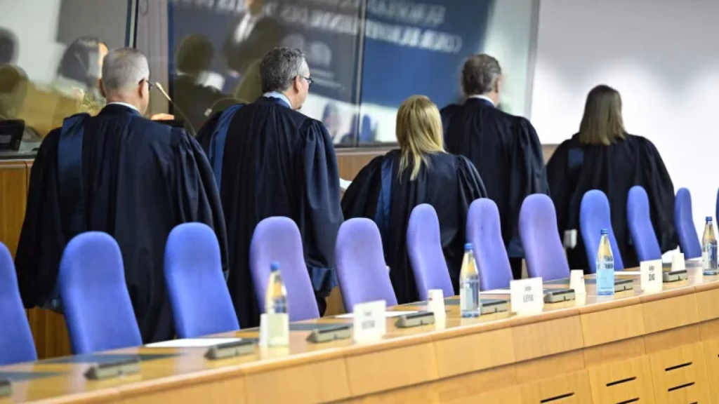 Pensiile speciale ale judecătorilor: mult zgomot pentru puțin? - Politica