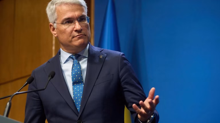 Pîslaru îl face pe Ciolacu „ChatGPT”