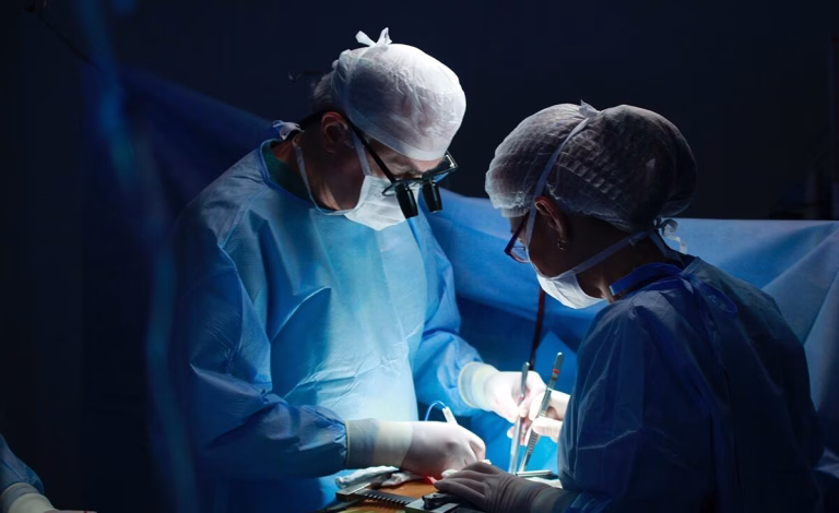 Premieră la Iași: primul transplant de cord din oraș, după o zi de miracole medicale
