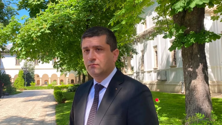 Radu Miruță deschide portal de reclamații pentru trenurile CFR