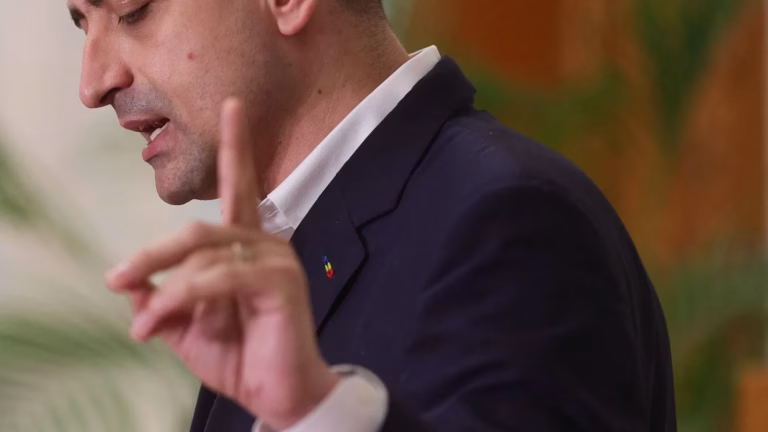 Simion îi dă ultimatum lui Nicușor: „Numește un premier acum!”