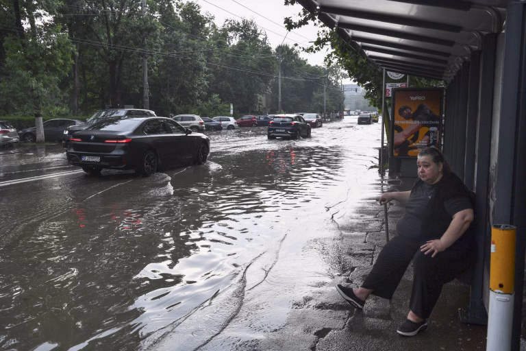 Apa Nova vrea încă un leu pe metru cub de la bucureșteni