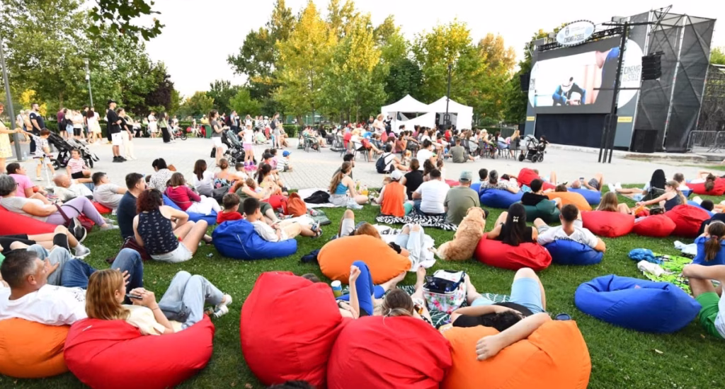 Cinema sub Stele își trage cortina în Parcul Marin Preda - Bucuresti