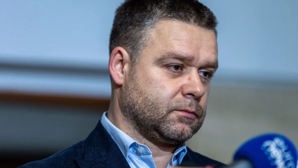 Ciucu, singur împotriva propriului partid pe Legea ANI - Politica