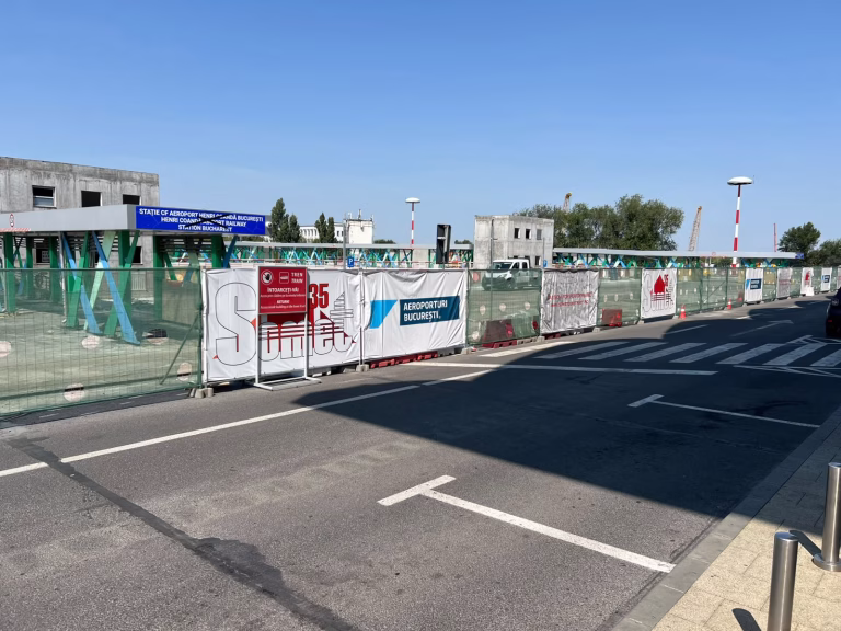 De ce e închisă parcarea Sosiri de la Otopeni tocmai acum