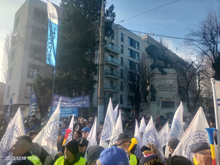 De ce întârzie salariile la CFR: birocrația care blochează calea ferată
