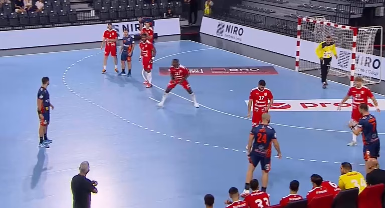 Dinamo ridică Supercupa la handbal, după 33-25 cu HC Buzău